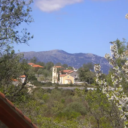 House In With Large Garden Casa vacanze