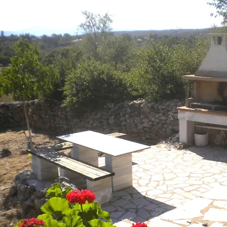 Holiday home House In With Large Garden